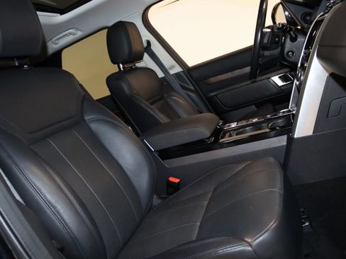 Used 2018 Land Rover Discovery HSE image 56