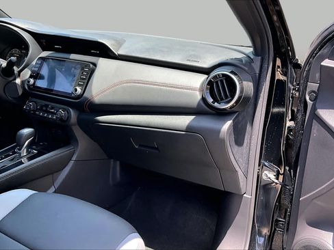 Certified 2024 Nissan Kicks SR w/ SR Premium Package FWD image 18