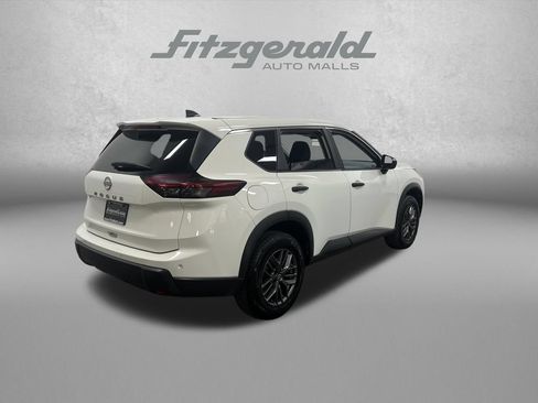 Used 2024 Nissan Rogue S FWD image 6