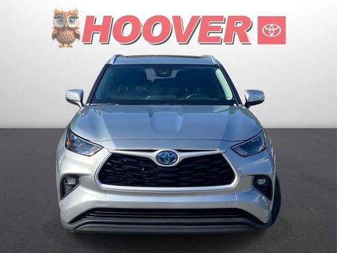 Used 2023 Toyota Highlander XLE FWD image 8
