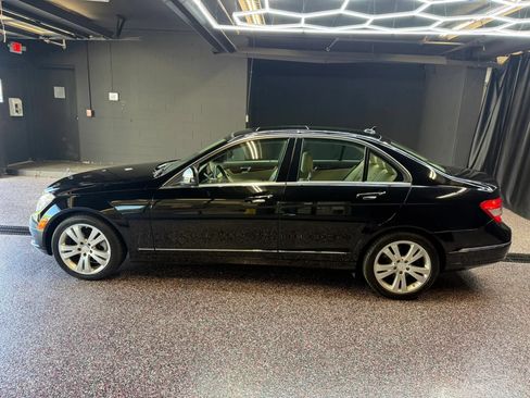 Used 2009 Mercedes-Benz C 300 4MATIC Sedan image 4
