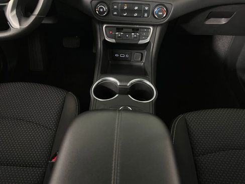 Used 2024 GMC Terrain SLE image 16