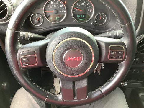 Used 2012 Jeep Wrangler Sport AWD/4WD image 12