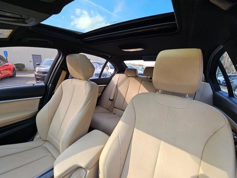 Used 2018 BMW 330i xDrive Sedan w/ Premium Package image 16