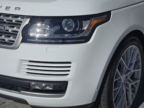 Used 2016 Land Rover Range Rover Supercharged image 10