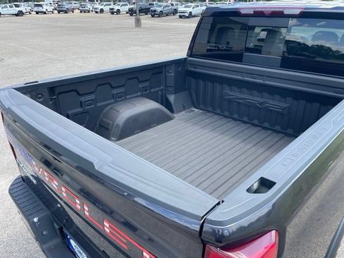 Used 2023 Chevrolet Silverado 1500 ZR2 AWD/4WD image 39