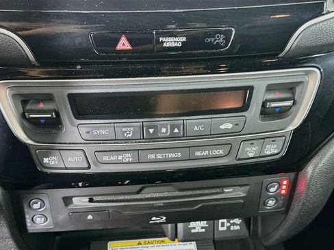 Used 2019 Honda Pilot Elite image 22
