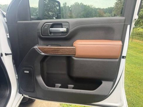 Used 2022 Chevrolet Silverado 2500 High Country AWD/4WD image 16