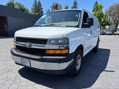 Used 2019 Chevrolet Express 2500 w/ Driver Convenience Package RWD image 9