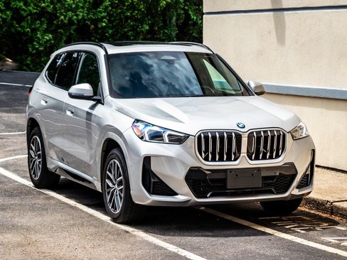 Used 2026 BMW X1 xDrive28i AWD/4WD image 10