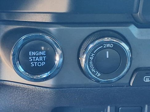 Used 2022 Toyota Tacoma TRD Sport image 17