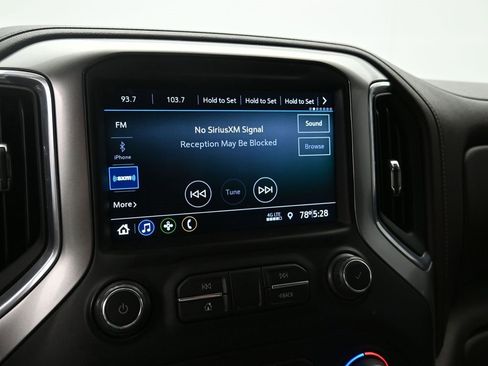 Used 2021 Chevrolet Silverado 1500 LT image 18