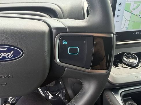Used 2025 Ford Expedition Active RWD image 34