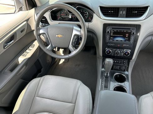 Used 2017 Chevrolet Traverse LT FWD image 14