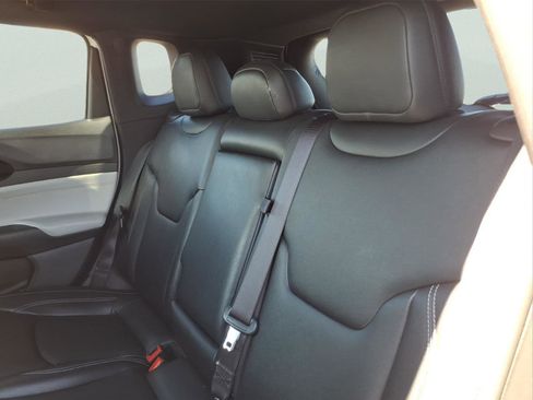 Used 2025 Jeep Compass Limited AWD/4WD image 11