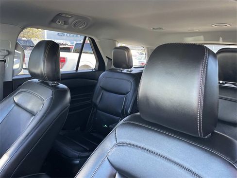 Certified 2022 Ford Explorer XLT w/ Equipment Group 202A image 24