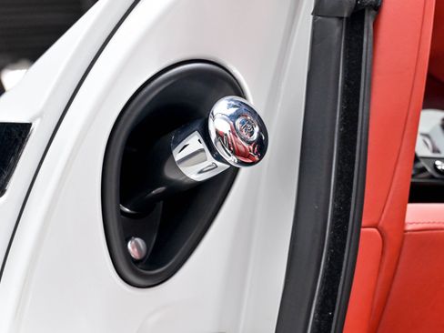 Used 2017 Rolls-Royce Dawn RWD image 69