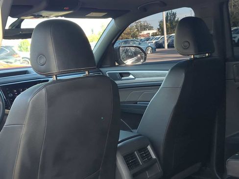 Used 2022 Volkswagen Atlas Cross Sport SE image 19