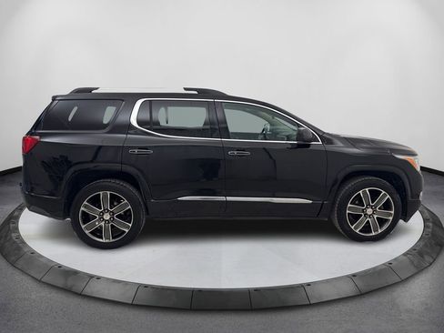 Used 2018 GMC Acadia Denali w/ Technology Package FWD image 4