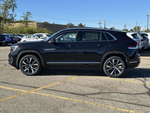 New 2026 Volkswagen Atlas Cross Sport SEL Premium R-Line image 2