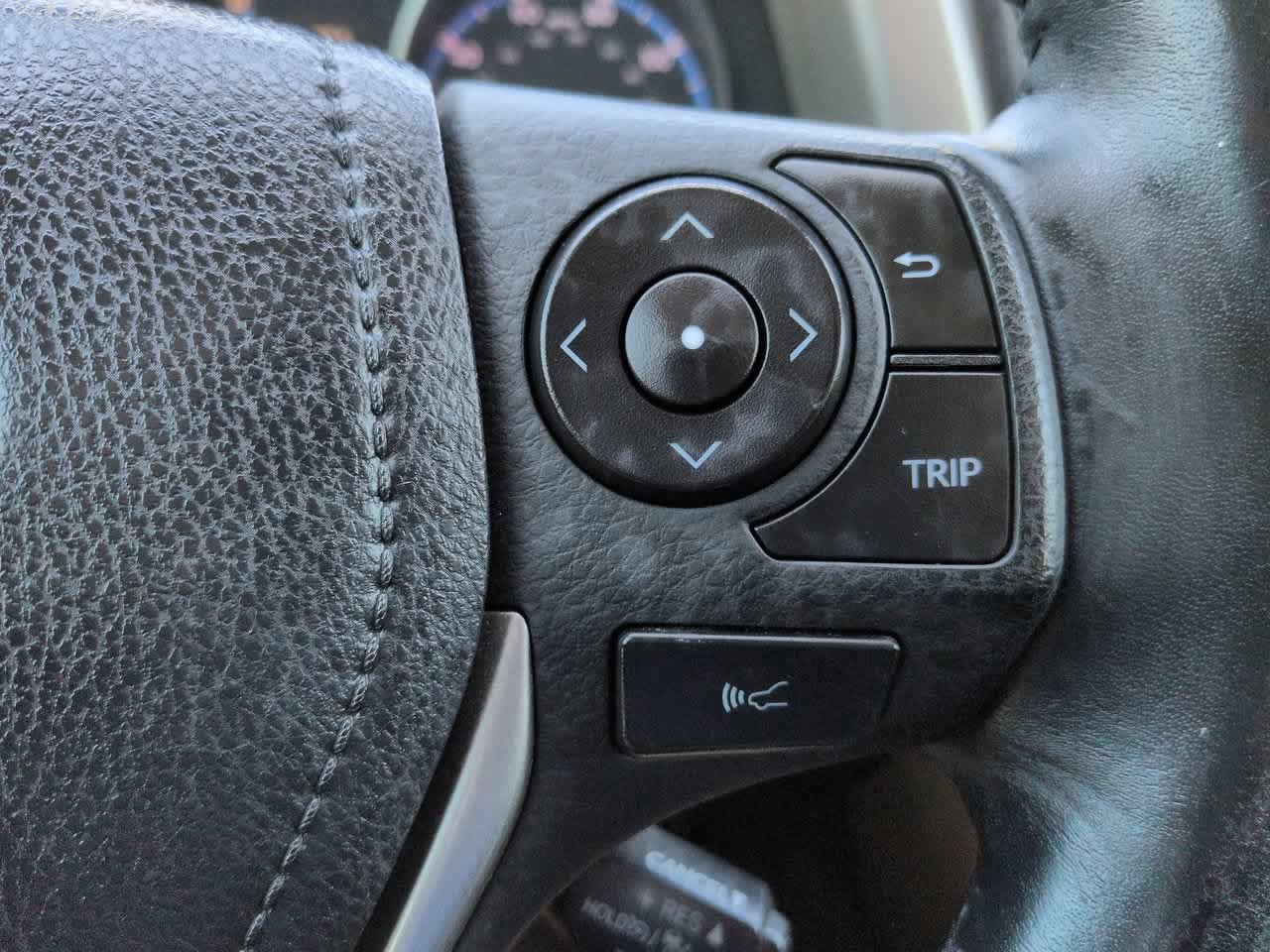 Used 2018 Toyota RAV4 XLE FWD image 24