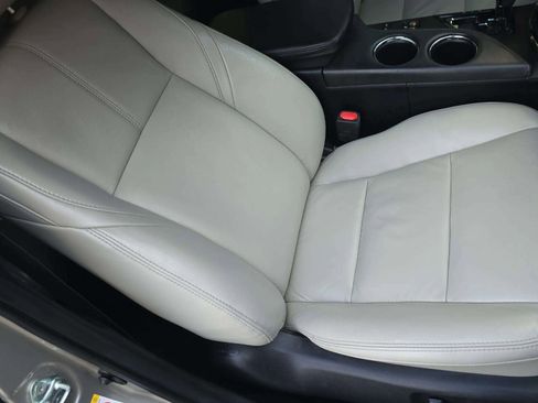 Used 2018 Toyota Avalon XLE Premium image 16