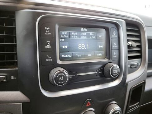 Used 2018 RAM 2500 Tradesman w/ Chrome Appearance Group AWD/4WD image 17