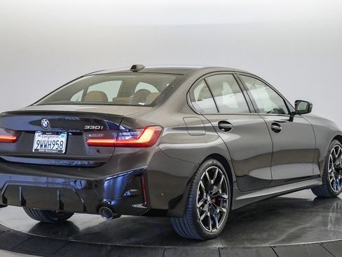 Used 2026 BMW 330i Sedan w/ M Sport Package RWD image 5
