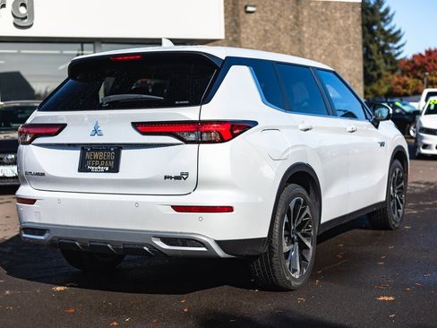 Used 2023 Mitsubishi Outlander SE image 8