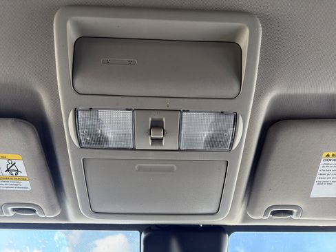 Used 2024 Nissan Frontier SV w/ Hardbody Edition image 17