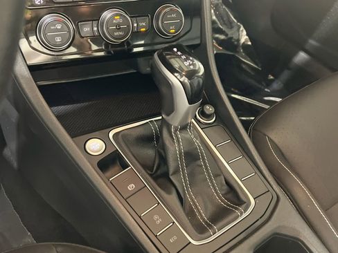 Used 2024 Volkswagen Jetta SE image 20