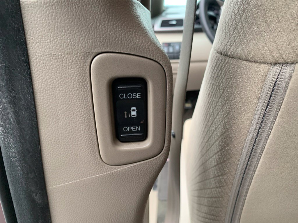 Used 2016 Honda Odyssey SE image 32