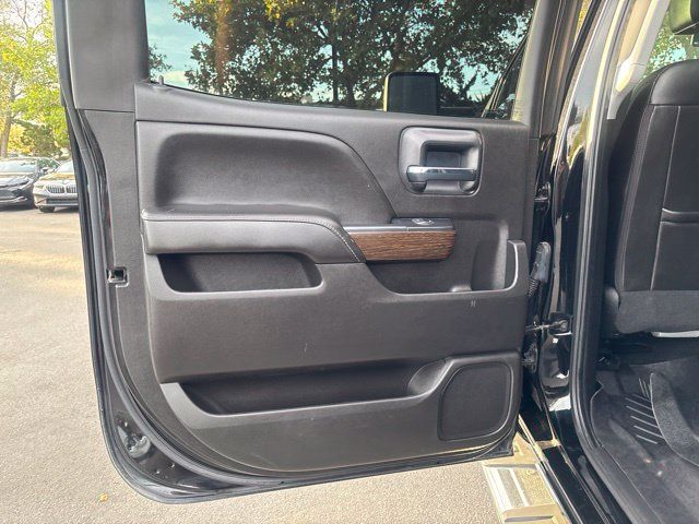 Used 2017 GMC Sierra 2500 Denali w/ Duramax Plus Package AWD/4WD image 32