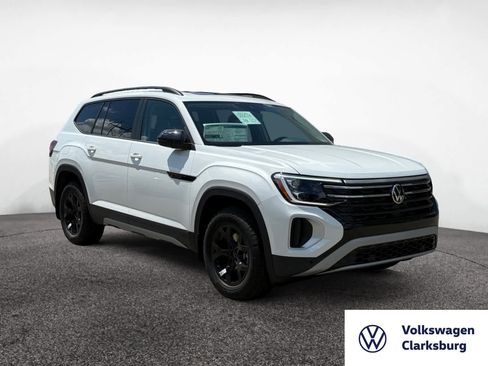 New 2026 Volkswagen Atlas Peak Edition image 7