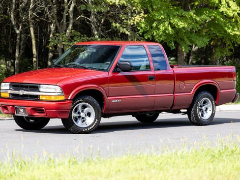 Used 2001 Chevrolet S10 Pickup LS w/ Preferred Equipment Group RWD image 6