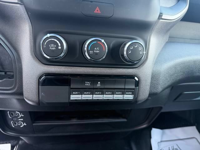 Used 2022 RAM 3500 Tradesman w/ Chrome Appearance Group AWD/4WD image 16