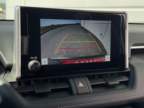 Certified 2025 Toyota RAV4 XLE AWD/4WD image 19