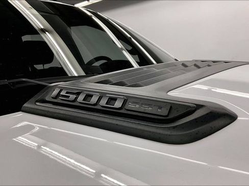 Used 2025 RAM 1500 Laramie w/ Sport Appearance Package AWD/4WD image 37