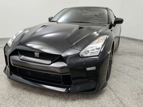 Used 2020 Nissan GT-R Premium w/ Premium Interior Package AWD/4WD image 11