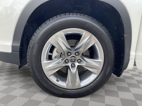 Used 2018 Toyota Highlander Limited AWD/4WD image 15