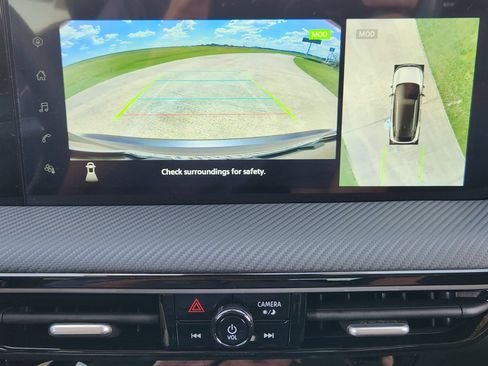 Used 2025 Nissan Kicks SR FWD image 17