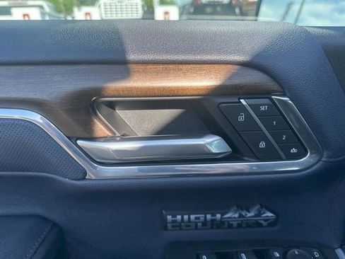 Used 2025 Chevrolet Silverado 1500 High Country w/ High Country Premium Package AWD/4WD image 12