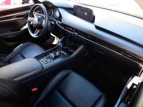 Used 2021 MAZDA MAZDA3 s image 21