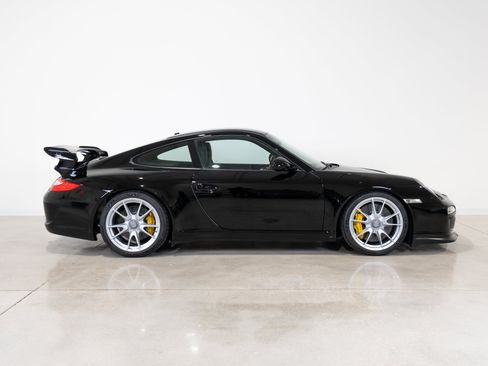 Used 2010 Porsche 911 GT3 RWD image 22