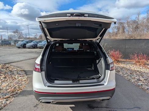 Certified 2022 Lincoln Nautilus Reserve image 23