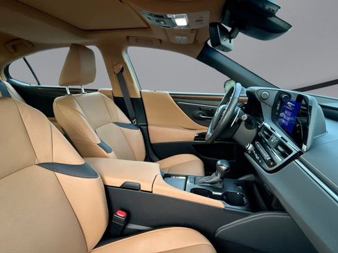 Used 2025 Lexus ES 350 w/ Premium Package FWD image 16