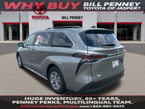 New 2026 Toyota Sienna XLE FWD image 3