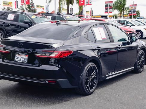 Certified 2025 Toyota Camry SE image 6