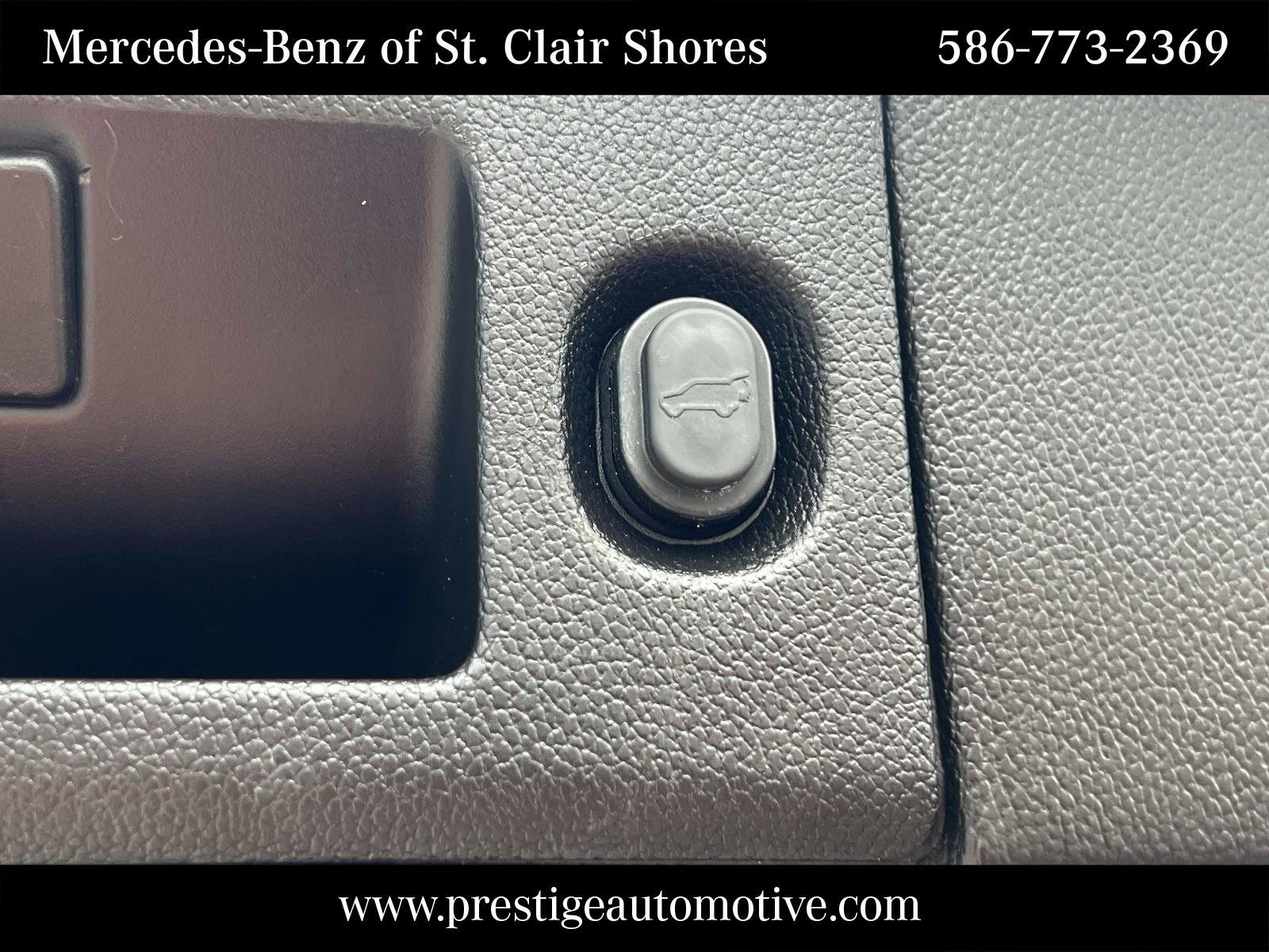 Used 2020 Cadillac Escalade ESV Luxury AWD/4WD image 14