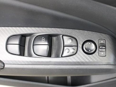 Certified 2024 Nissan Altima 2.5 SV FWD image 16